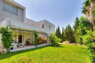 5 Bedroom Detached Villa in Nueva Andalucía - Image 5