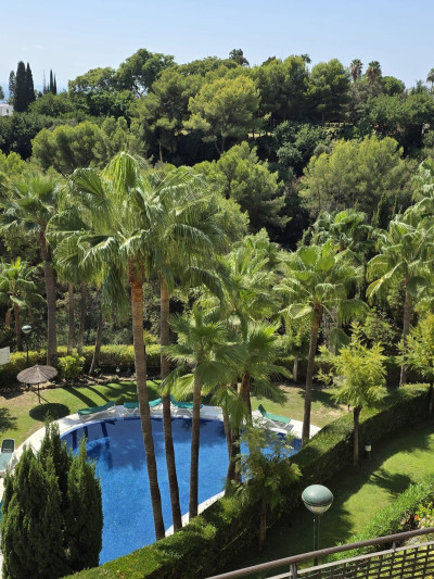 3 Bedroom Middle Floor Apartment in Sierra Blanca - Image 1