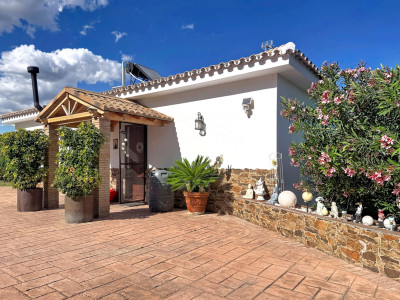 3 Bedroom Finca - Cortijo in Estepona