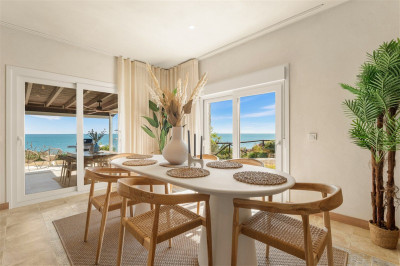 4 Bedroom Semi-Detached House in Estepona - Image 4
