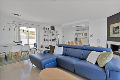 2 Bedroom Penthouse in Calahonda - Image 3