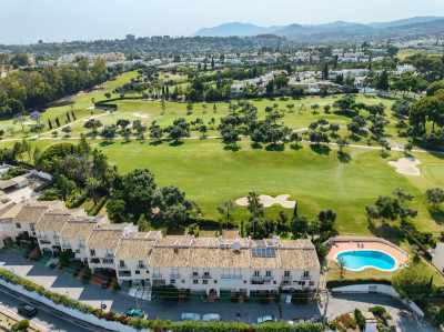 4 Bedroom Townhouse in Nueva Andalucía - Image 1