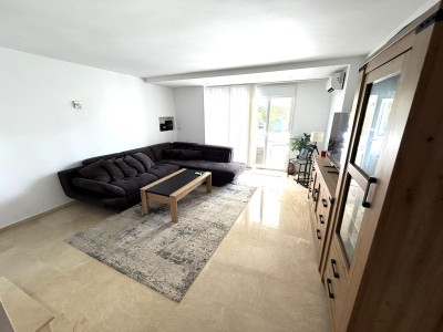 2 Bedroom Ground Floor Apartment in El Paraiso - Image 3