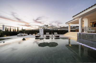 5 Bedroom Detached Villa in Nueva Andalucía - Image 4