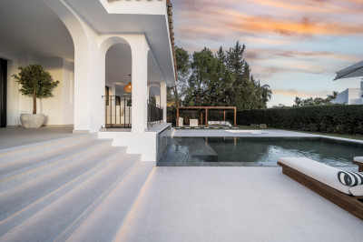 5 Bedroom Detached Villa in Nueva Andalucía - Image 5