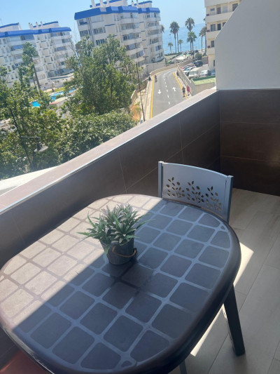 1 Bedroom Middle Floor Apartment in Benalmadena Costa - Image 2