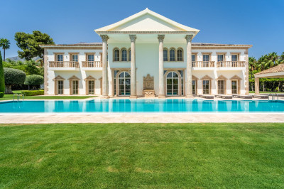 10 Bedroom Detached Villa in Sierra Blanca - Image 5