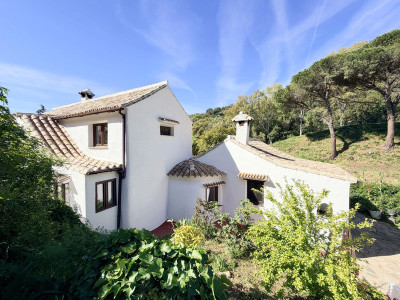 4 Bedroom Finca - Cortijo in Casares