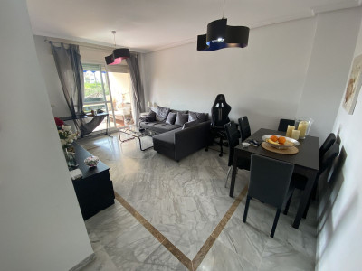 2 Bedroom Middle Floor Apartment in Nueva Andalucía - Image 2