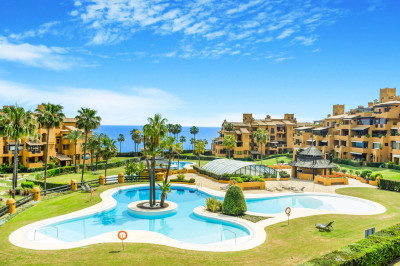 3 Bedroom Middle Floor Apartment in Estepona - Image 1