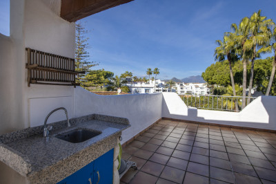 3 Bedroom Townhouse in Estepona - Image 3