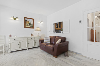 3 Bedroom Townhouse in Estepona - Image 5