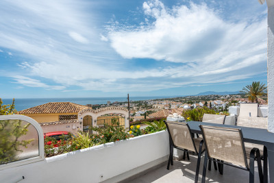 2 Bedroom Middle Floor Apartment in Riviera del Sol - Image 1