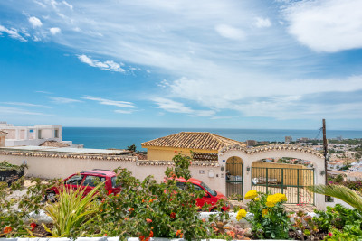 2 Bedroom Middle Floor Apartment in Riviera del Sol - Image 5