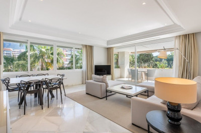2 Bedroom Middle Floor Apartment in The Golden Mile - Image 4