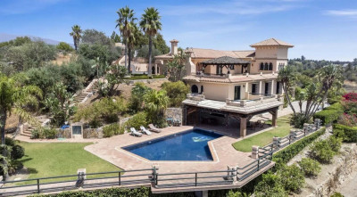 6 Bedroom Detached Villa in Estepona - Image 5