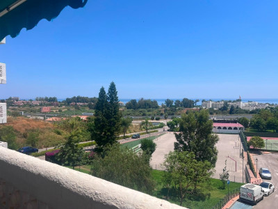 3 Bedroom Middle Floor Apartment in Estepona - Image 2