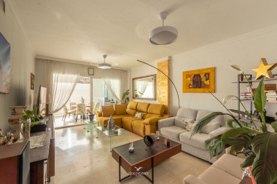 3 Bedroom Middle Floor Apartment in Riviera del Sol - Image 2