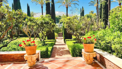 3 Bedroom Middle Floor Apartment in Marbella - Image 2