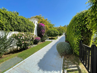 1 Bedroom Ground Floor Apartment in Selwo - Image 2