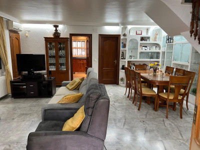4 Bedroom Detached Villa in Nueva Andalucía - Image 2