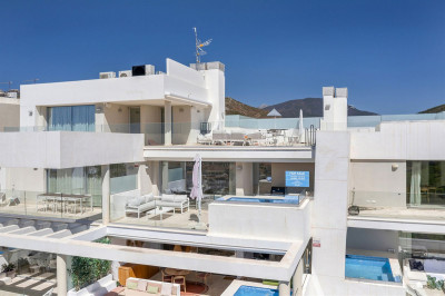 2 Bedroom Penthouse in Nueva Andalucía - Image 1