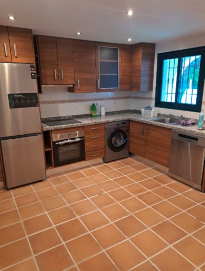 3 Bedroom Townhouse in La Duquesa - Image 4