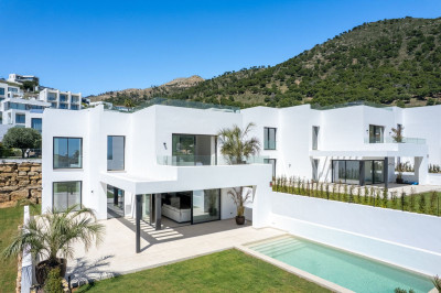 4 Bedroom Detached Villa in Mijas
