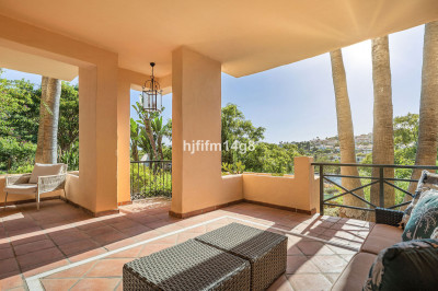 3 Bedroom Ground Floor Apartment in Estepona - Image 1