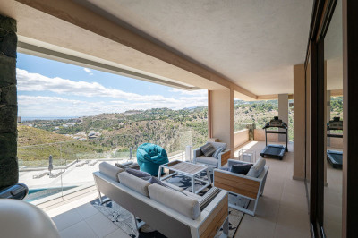 4 Bedroom Top Floor Apartment in La Quinta - Image 3