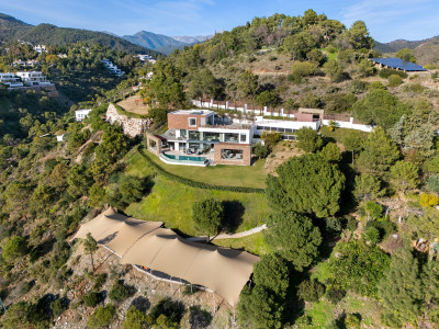 5 Bedroom Detached Villa in El Madroñal - Image 2