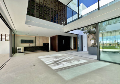 4 Bedroom Semi-Detached House in Nueva Andalucía - Image 4