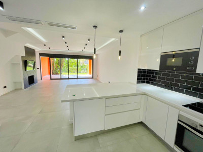 3 Bedroom Townhouse in El Paraiso - Image 2