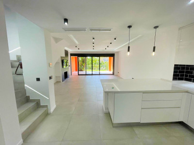 3 Bedroom Townhouse in El Paraiso - Image 5