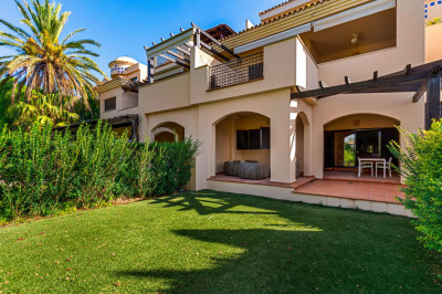 2 Bedroom Ground Floor Apartment in Puerto Banús - Image 1