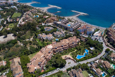 2 Bedroom Ground Floor Apartment in Puerto Banús - Image 4
