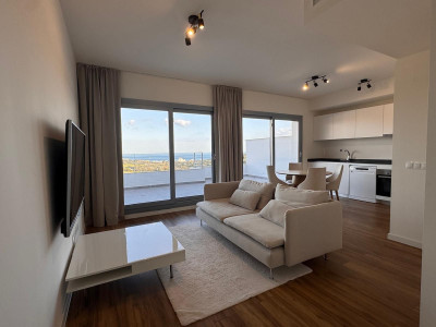 2 Bedroom Penthouse in Estepona - Image 5