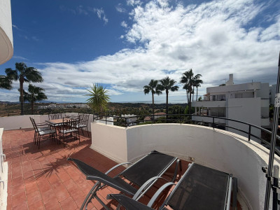 1 Bedroom Penthouse in Estepona - Image 3