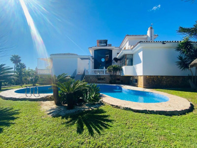 6 Bedroom Detached Villa in Benalmadena - Image 1