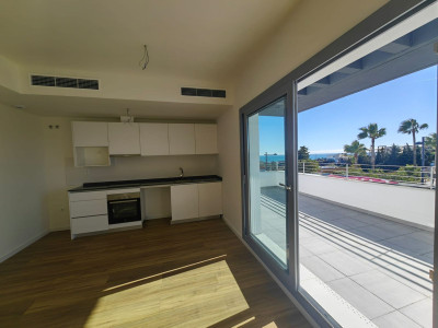 2 Bedroom Penthouse in Estepona - Image 5