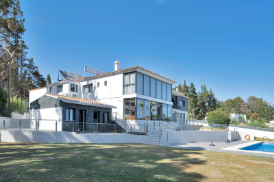 16 Bedroom Detached Villa in El Chaparral - Image 2