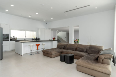 3 Bedroom Detached Villa in La Mairena - Image 4