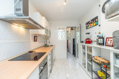 3 Bedroom Ground Floor Apartment in Marbella - Image 3