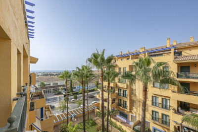 3 Bedroom Middle Floor Apartment in San Pedro de Alcántara