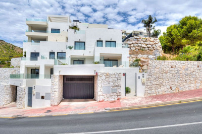 4 Bedroom Townhouse in Benalmadena - Image 3