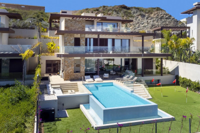 5 Bedroom Detached Villa in Benahavís - Image 2