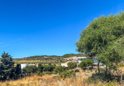 Residential Plot in Estepona - Image 1