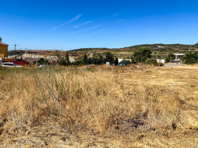 Residential Plot in Estepona - Image 3