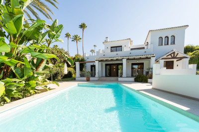 5 Bedroom Detached Villa in El Rosario - Image 2