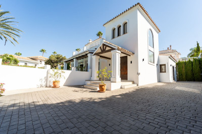 5 Bedroom Detached Villa in El Rosario - Image 5